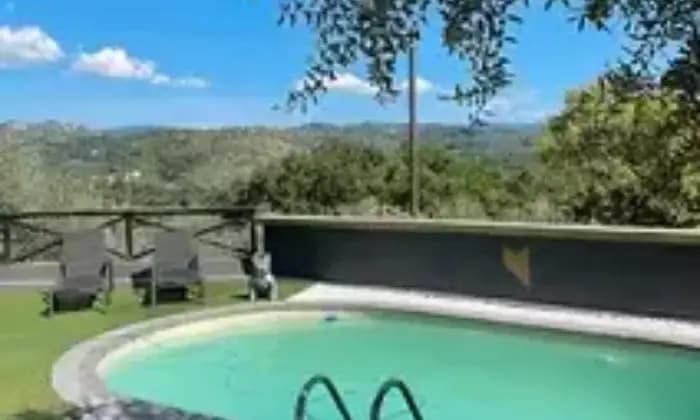 Rexer-Montopoli-di-Sabina-Vendesi-villa-moderna-in-campagna-a-Montopoli-in-Sabina-RI-Piscina