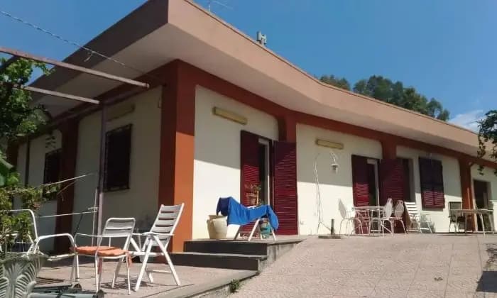 Rexer-Riposto-Vendesi-villa-con-terreno-agricolo-Terrazzo