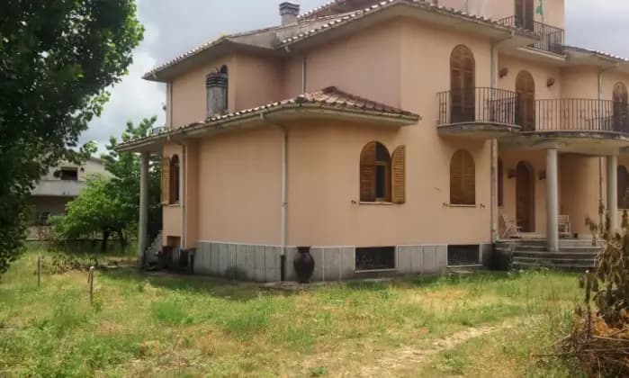 Rexer-Avezzano-Villa-di-lusso-prezzo-super-ribassato-Giardino