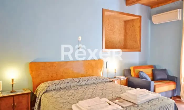 Rexer-Casoli-Splendido-appartamento-centrale-comodo-spazioso-e-rifinito-CameraDaLetto