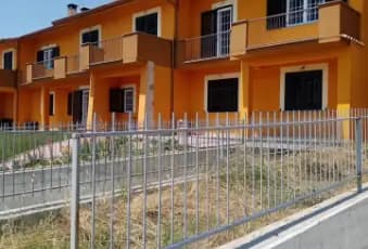 Rexer-Orte-Vendesi-Villa-a-schiera-in-costruzione-a-Petignano-Orte-Terrazzo