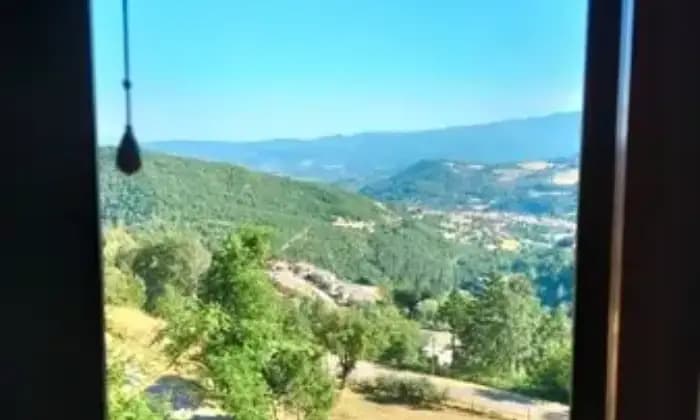 Rexer-Pratovecchio-Stia-Vendesi-porzione-di-colonica-posizione-panoramica-Vista