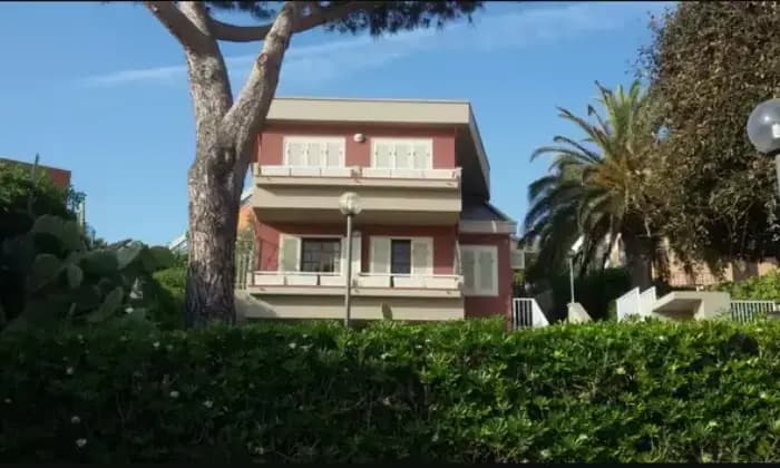 Rexer-Piombino-Appartamento-in-Villa-fronte-mare-in-vendita-a-PIOMBINO-LI-Giardino