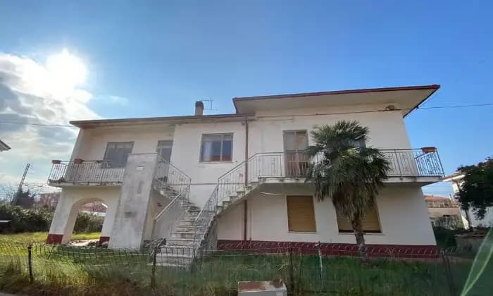 Rexer-Mondolfo-Villa-bifamiliare-in-Viale-Giosu-Carducci-Marotta-Giardino