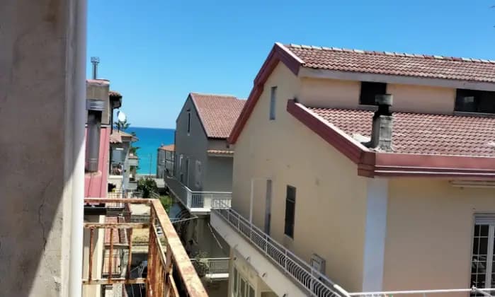 Rexer-Crucoli-Vendo-appartamento-vista-mare-Terrazzo