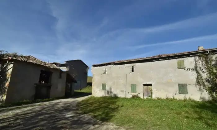 Rexer-Castel-dAiano-Casa-colonica-via-Ca-di-Natale-Casone-Castel-dAiano-Terrazzo