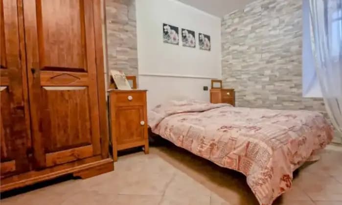 Rexer-Castellanza-Appartamento-in-via-Luigi-Pomini-Castellanza-CameraDaLetto
