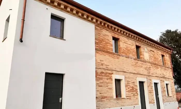 Rexer-Osimo-Casale-in-vendita-in-via-di-Jesi-Osimo-Facciata
