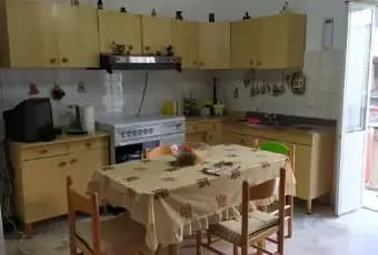 Rexer-Taranto-Vendesi-trilocale-al-piano-a-Taranto-TA-Cucina