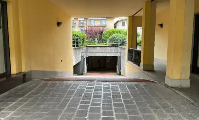 Rexer-Bergamo-Box-in-centro-Bergamo-confine-ZTL-Garage