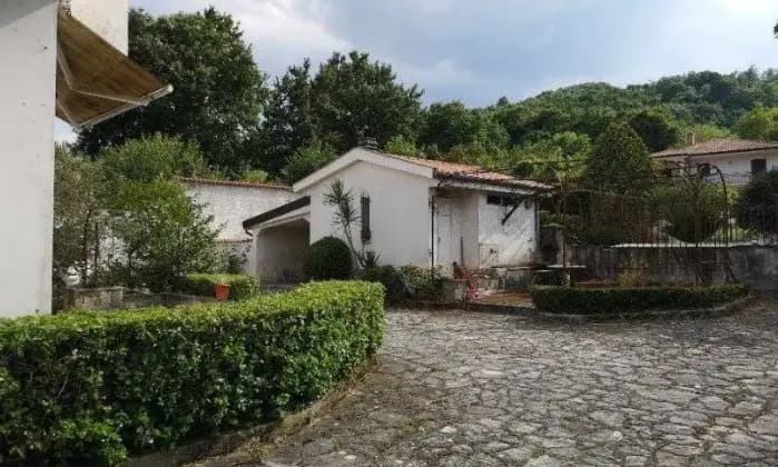 Rexer-Alvignano-Villa-in-vendita-in-via-Tommaso-Pagliuca-Alvignano-Terrazzo