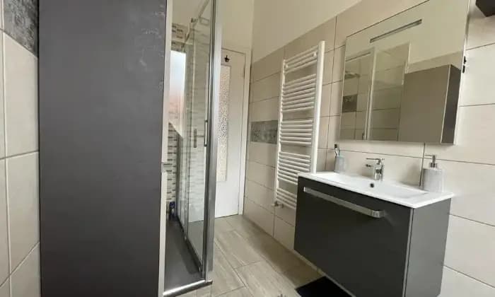 Rexer-Cairo-Montenotte-Bilocale-ristrutturato-con-mansarda-Bagno