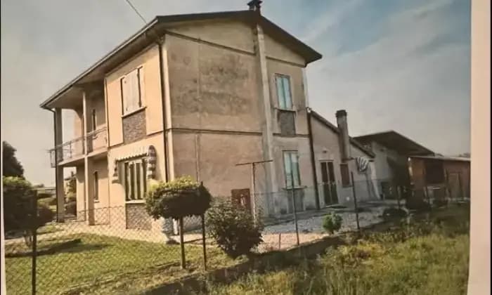 Rexer-Lendinara-Casa-abitabile-da-subito-in-vendita-a-Lendinara-Giardino