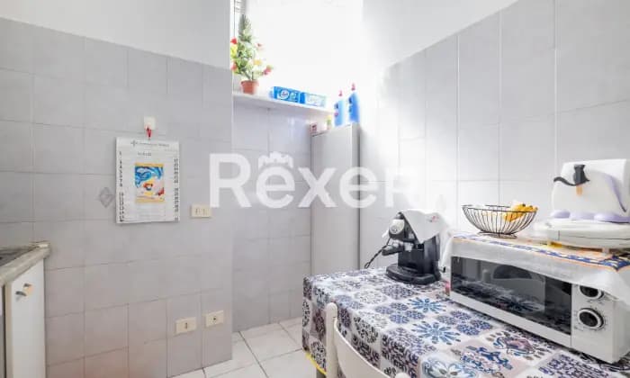 Rexer-Roma-Luminoso-e-comodo-appartamento-in-zona-tranquilla-NUDA-PROPRIETA-CUCINA