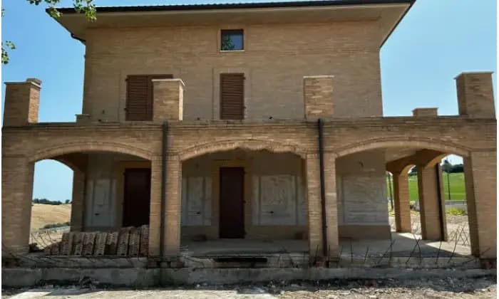 Rexer-Montecassiano-Villa-in-vendita-in-localit-Vissani-a-Montecassiano-Giardino