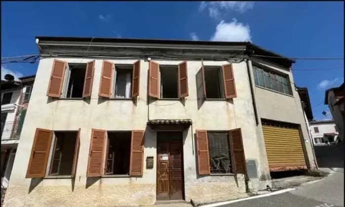 Rexer-Maranzana-Casa-in-vendita-in-via-San-Giovanni-a-Maranzana-Terrazzo