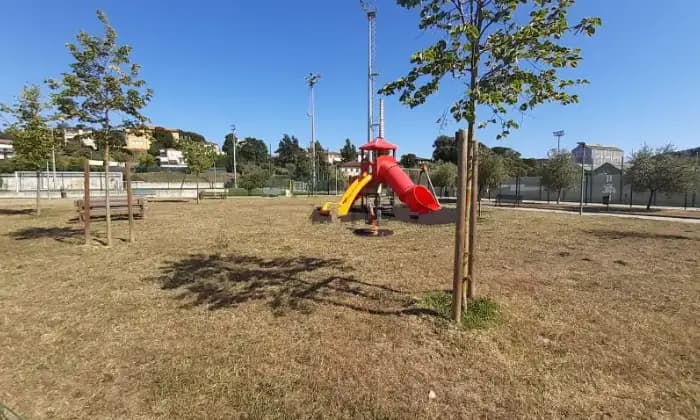 Rexer-La-Spezia-Appartamento-su-due-piani-in-vendita-in-via-Sarzana-Giardino