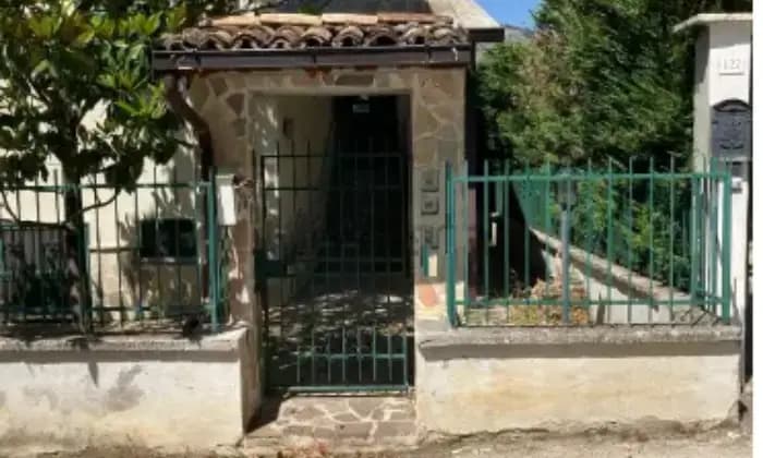 Rexer-Celano-Villa-in-vendita-in-via-Enea-Merolli-Celano-Giardino