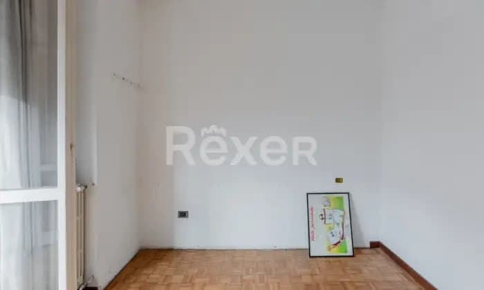 Rexer-Seveso-Incantevole-Appartamento-al-Terzo-Piano-in-Corso-Guglielmo-Marconi-Seveso-CAMERA-DA-LETTO