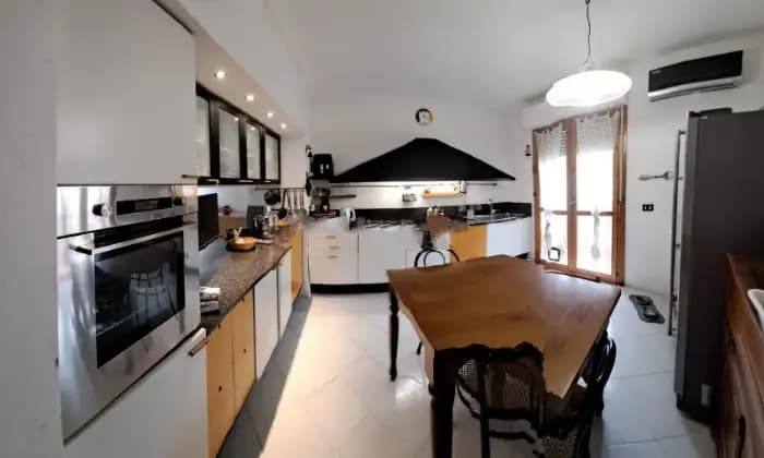 Rexer-Capolona-Appartamento-su-due-piani-in-vendita-in-via-Masaccio-Capolona-Cucina