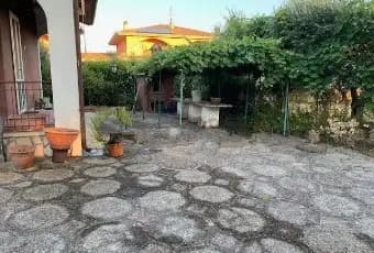 Rexer-Latina-Villa-unifamiliare-via-Corioli-Montello-Ferriere-Latina-Giardino