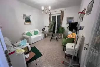Rexer-Genova-Vendesi-appartamento-in-via-Natale-Gallino-a-Genova-CameraDaLetto