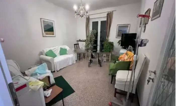 Rexer-Genova-Vendesi-appartamento-in-via-Natale-Gallino-a-Genova-CameraDaLetto