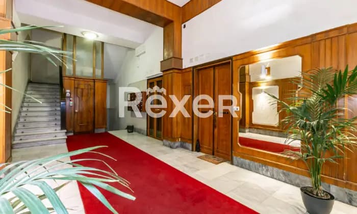 Rexer-Roma-Ampio-appartamento-in-zona-tranquilla-ma-centrale-ENTRATA