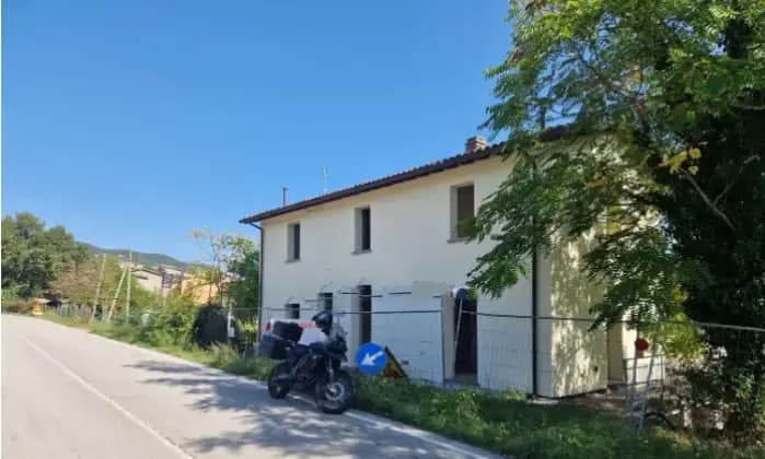 Rexer-Sarsina-Casalecascina-in-vendita-in-strada-provinciale-SantAgata-Feltria-Giardino