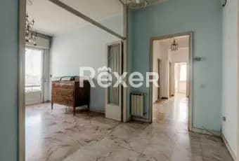 Rexer-Lucca-Lucca-ampio-e-luminoso-appartamento-in-zona-signorile-SALONE