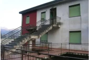 Rexer-Barni-Intero-edificio-in-vendita-in-via-Cristoforo-Colombo-a-Barni-Terrazzo