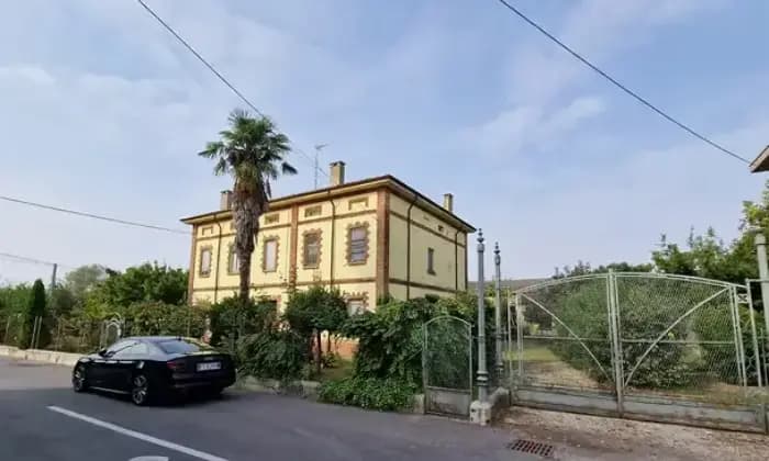 Rexer-Castellucchio-Villa-indipendente-a-Castellucchio-MN-Terrazzo