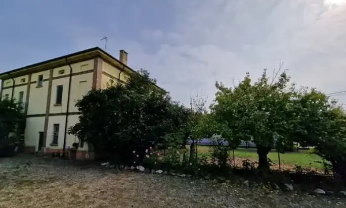 Rexer-Castellucchio-Villa-indipendente-a-Castellucchio-MN-Giardino
