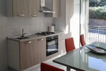 Rexer-Santo-Stefano-di-Camastra-Affittasi-luminoso-appartamento-arredato-in-zona-residenziale-Cucina