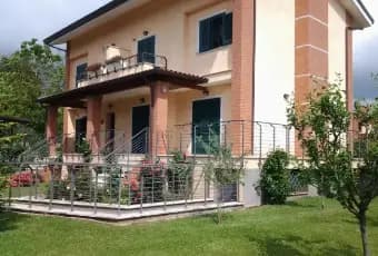Rexer-Valmontone-Villa-in-vendita-in-via-Mario-Piacentini-Valmontone-Giardino