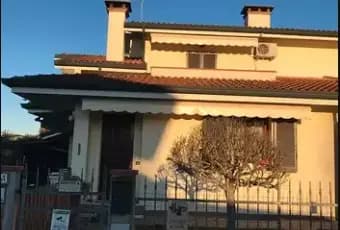 Rexer-Occhiobello-Vendesi-Splendida-Villa-ad-Occhiobello-Terrazzo