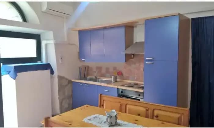 Rexer-Tuscania-Vendesi-appartamento-in-via-Lunga-a-Tuscania-Cucina