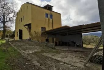 Rexer-Acquaviva-Collecroce-Villa-unifamiliare-Contrada-Bosco-Pampini-Acquaviva-Collecroce-Giardino