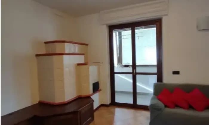 Rexer-Colico-Appartamento-in-vendita-in-via-la-Madoneta-a-Colico-Salone