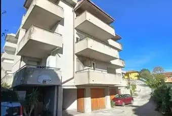 Rexer-Monte-Porzio-Appartamento-a-Castelvecchio-Giardino
