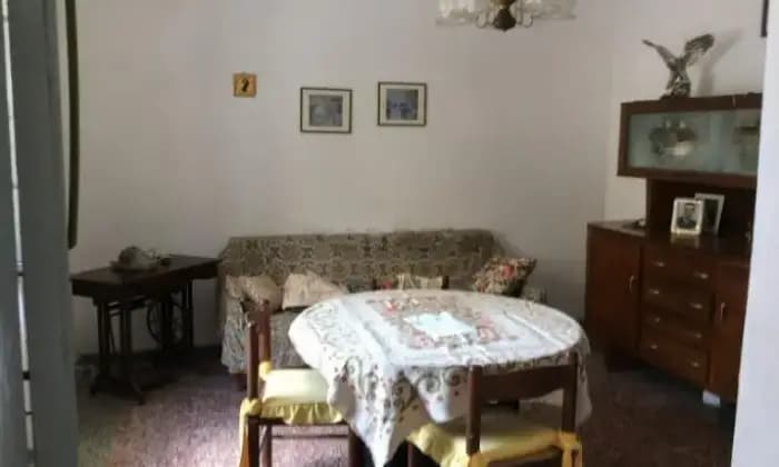 Rexer-Fosdinovo-Casa-di-paese-in-vendita-in-via-del-Corso-Marciaso-SALONE