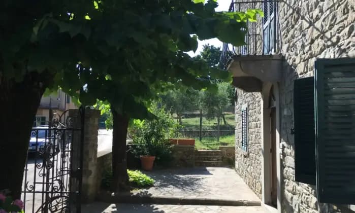 Rexer-Chitignano-Immobile-in-vendita-Toscana-in-via-Roma-a-Chitignano-Giardino