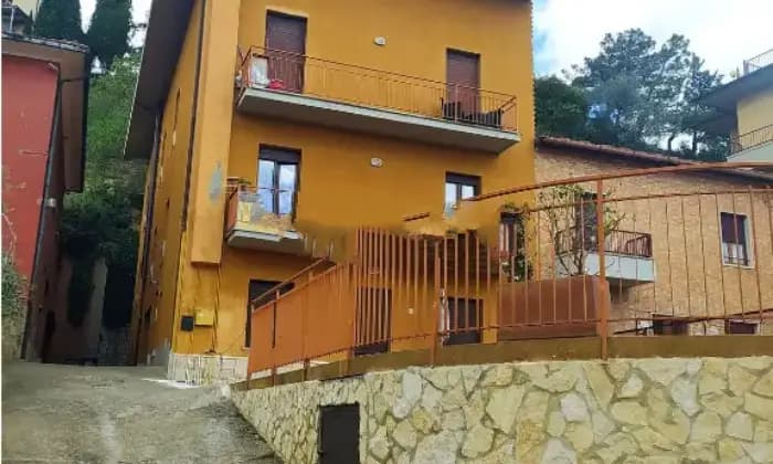 Rexer-Chianciano-Terme-Vendesi-appartamento-in-via-Arno-a-Chianciano-Terme-Terrazzo