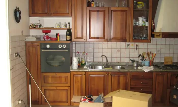 Rexer-Reggio-Calabria-Appartamento-con-giandino-mq-possibilit-ampliamento-rustico-e-garage-Cucina