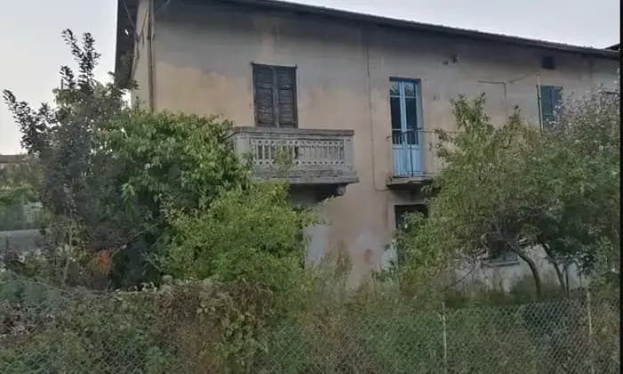 Rexer-Besozzo-Vendesi-Due-appartamenti-in-villa-a-schiera-a-BESOZZO-VA-Giardino