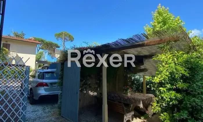 Rexer-Forte-dei-Marmi-Grazioso-appartamento-con-giardino-in-via-Matteo-Civitali-Terrazzo