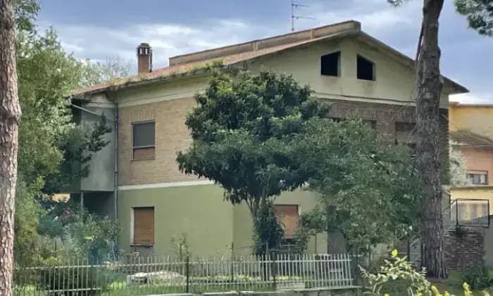 Rexer-Castiglione-del-Lago-Casalecascina-in-vendita-in-via-Trasimeno-I-Castiglione-del-Lago-Giardino