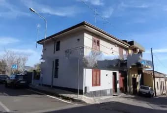 Rexer-Zafferana-Etnea-Villa-unifamiliare-via-Alessi-Centro-Zafferana-Etnea-Giardino