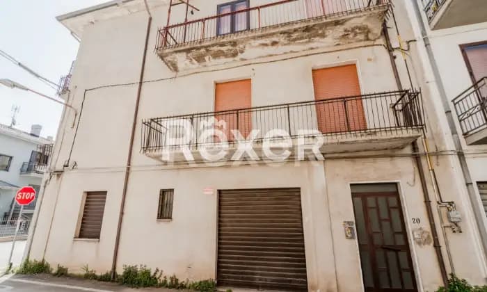 Rexer-Lioni-Luminoso-appartamento-con-balconi-ESTERNO