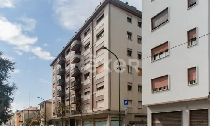 Rexer-Venezia-Appartamento-mq-con-soffitta-e-garage-Giardino